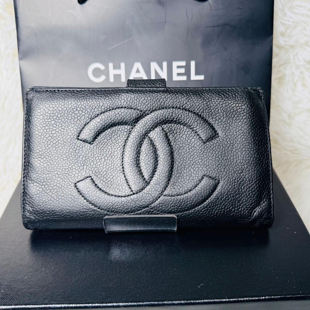 【セール】CHANEL キャビアスキン　ココマーク　二つ折り　長財布　がま口 黒