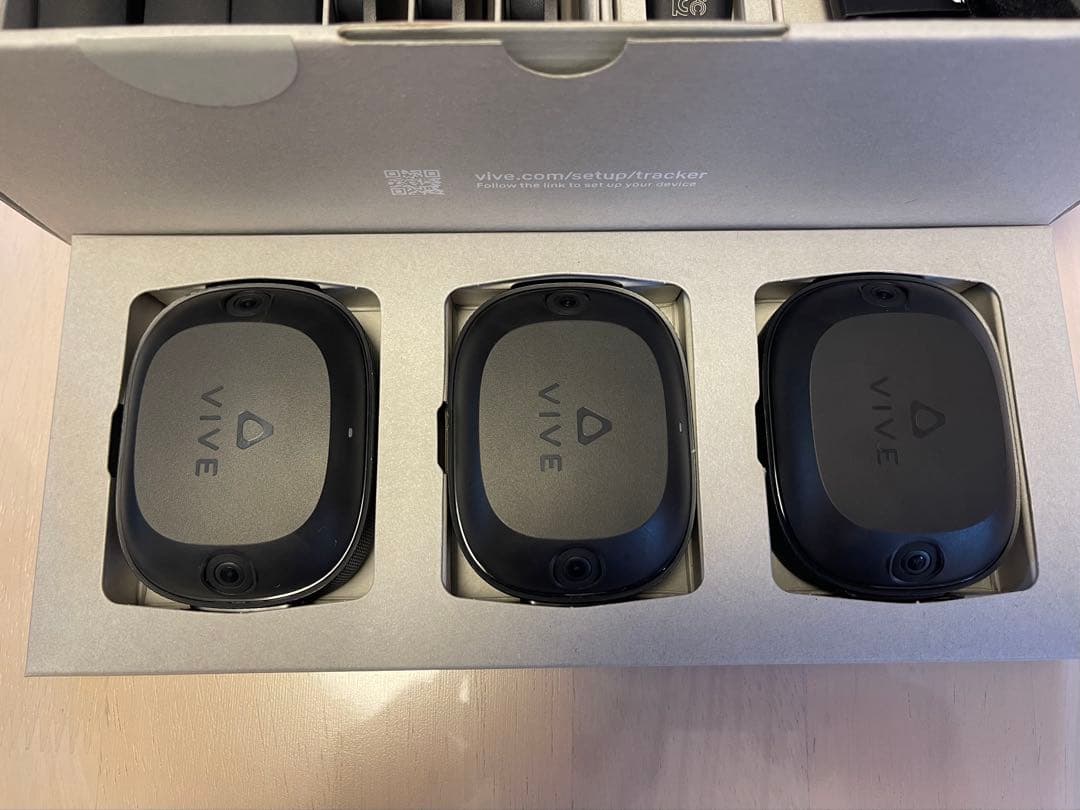 【VIVEトラッカー(Ultimate) 3+1セット】ストラップ付き