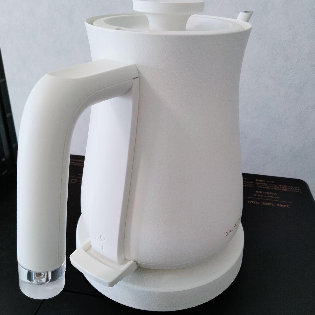 【新モデル　美品】BALMUDA バルミューダ　電気ケトル　ホワイト　白　535