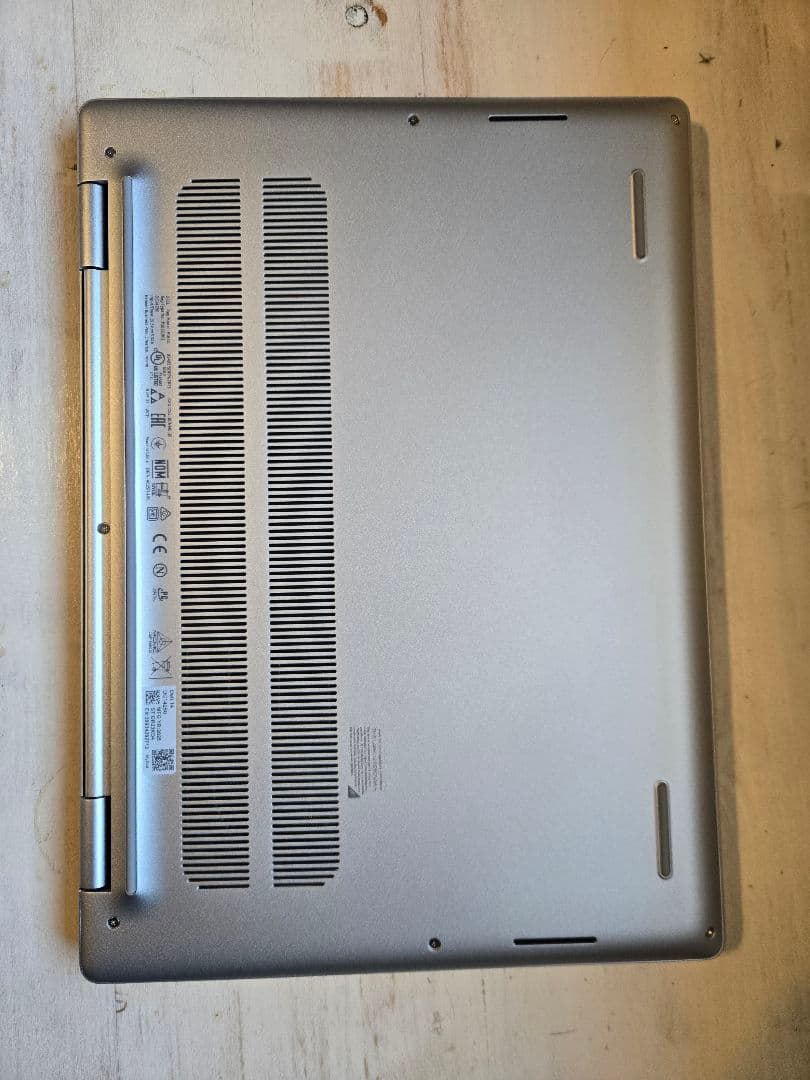 【ほぼ新品】Dell 14ノートPC Core 7 32GB 1TB SSD