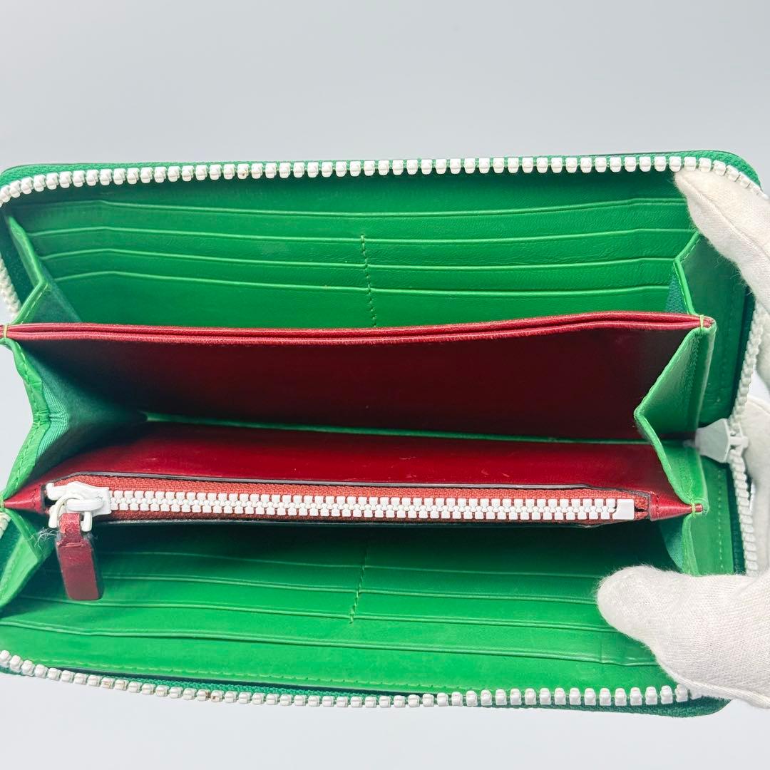 ヴァレンティノ ガラヴァーニ 長財布