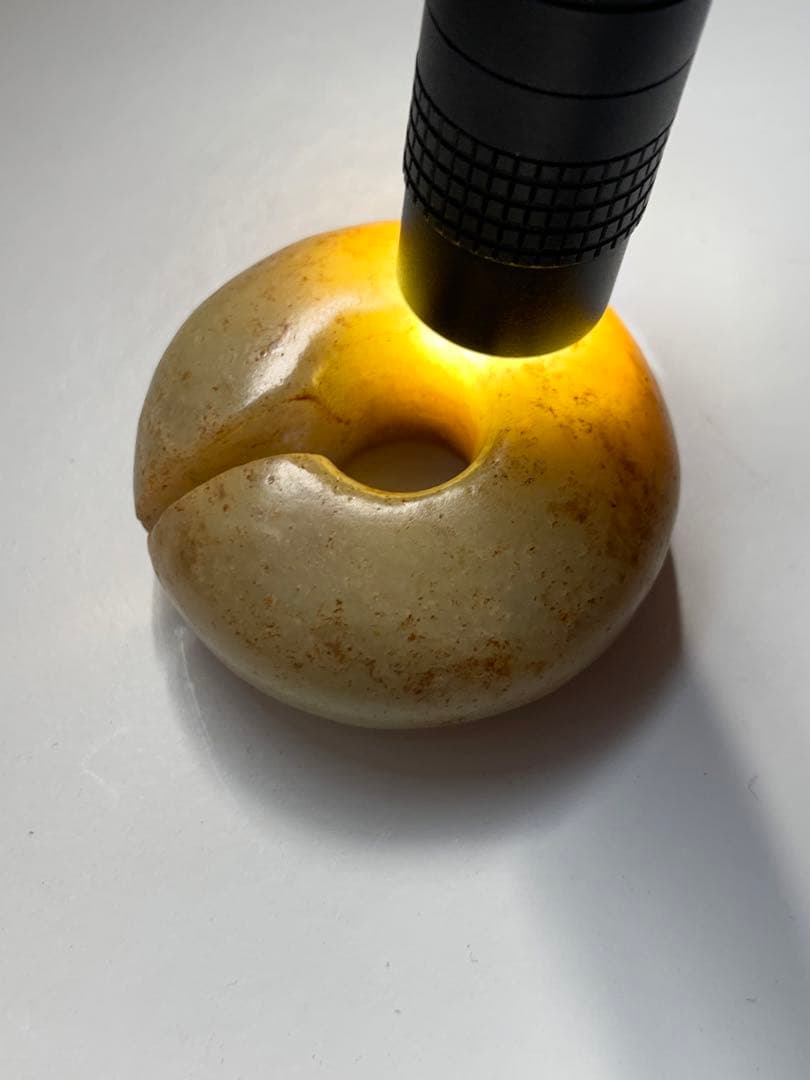 紅山文化　中国勾玉　紀元前3000年　出土　和田玉　翡翠勾玉　石器　土器　根付