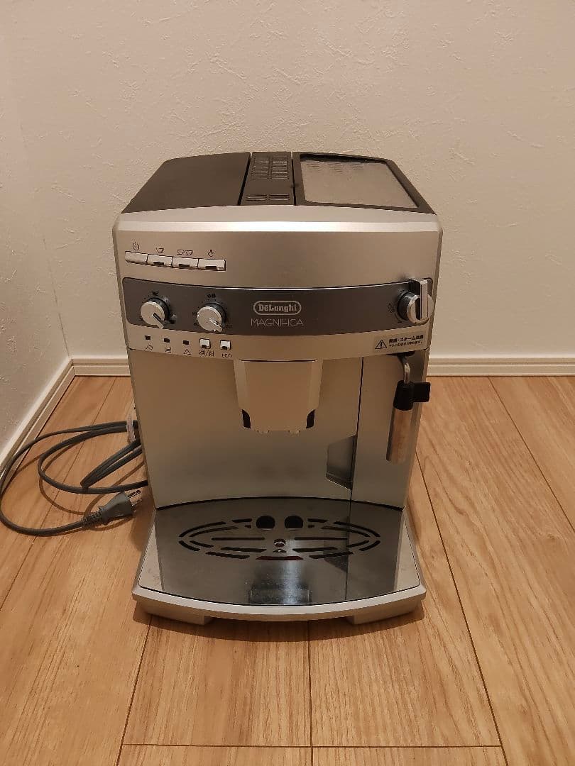 デロンギ　マグニフィカ全自動エスプレッソマシン　ESAM03110