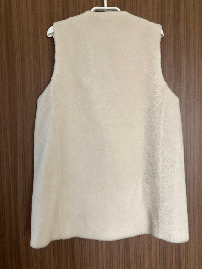 スリードッツ three dots　ウールボア ベスト