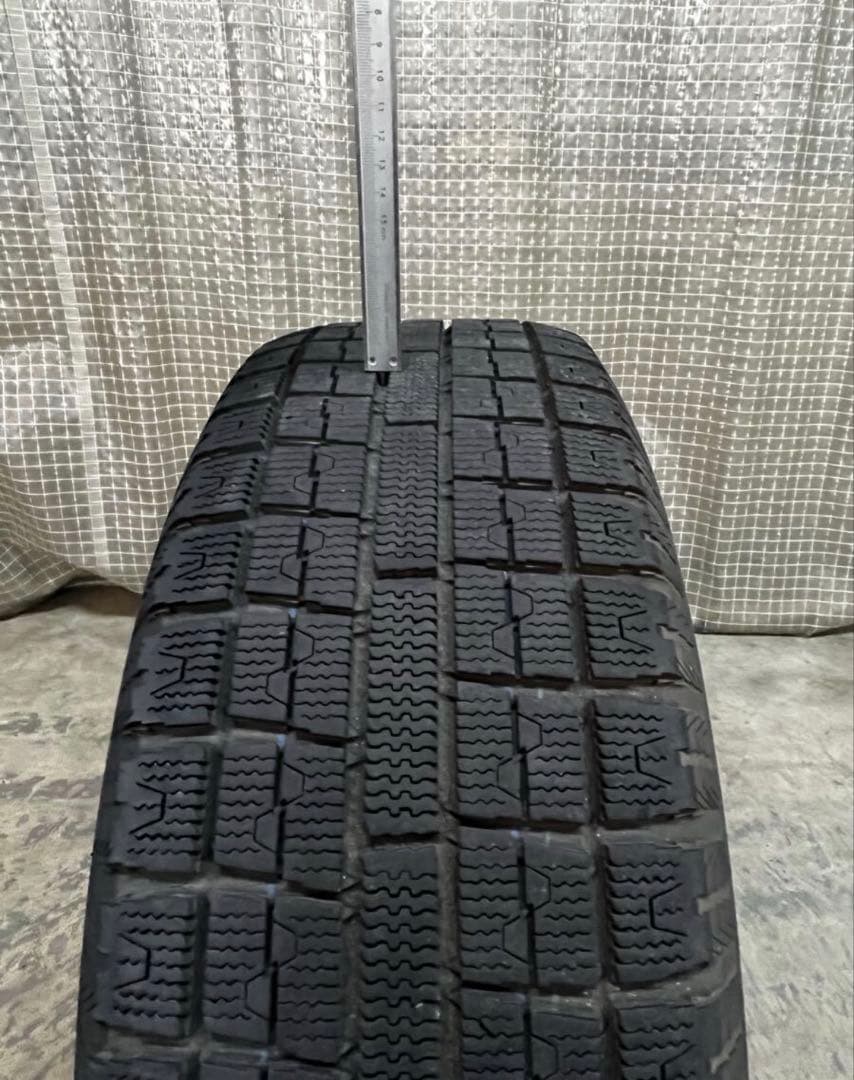 スタッドレスタイヤ　205/60R16 ヴォクシー　アルファード