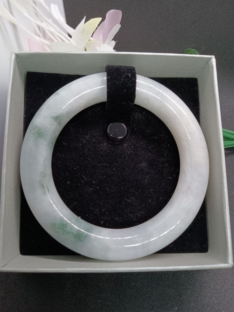 s*2様 値下げ新品✨本翡翠 ドーナツ型 バングル　白翡翠 A貨#54.4cm