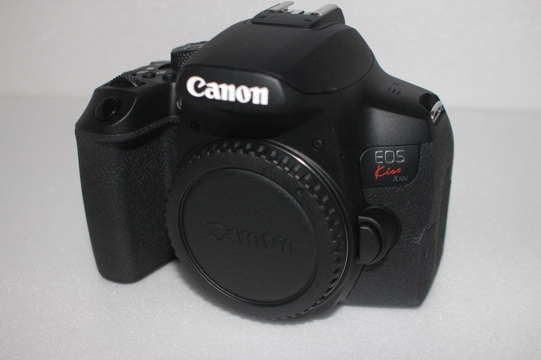 一眼レフカメラcanon kiss x10i標準&望遠&単焦点レンズセット
