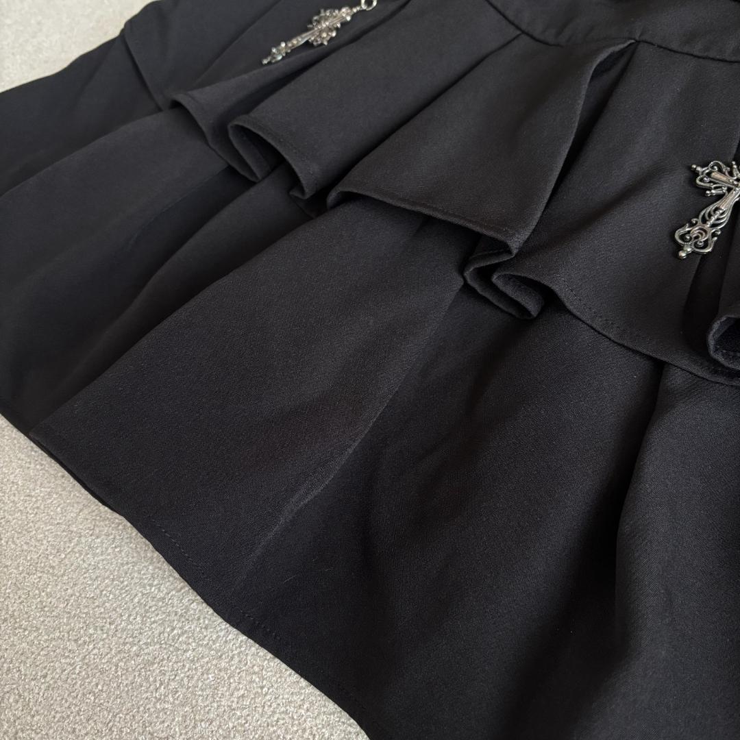 アミリージュ　ハトメベルト付きフレアスカート　クロスチャーム　ゴスロリ　パンク