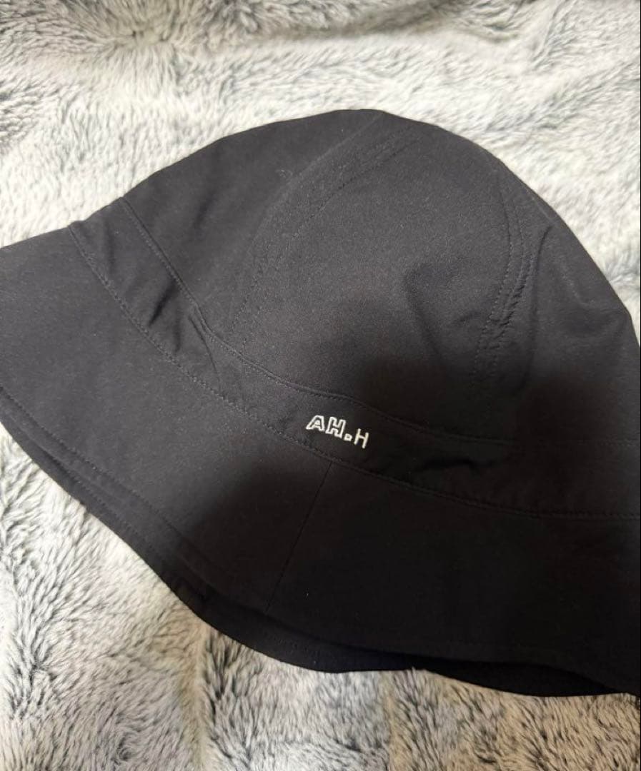〈AH.H×カムズアンドゴーズ〉POLARTEC NEO SHELL 撥水ハット