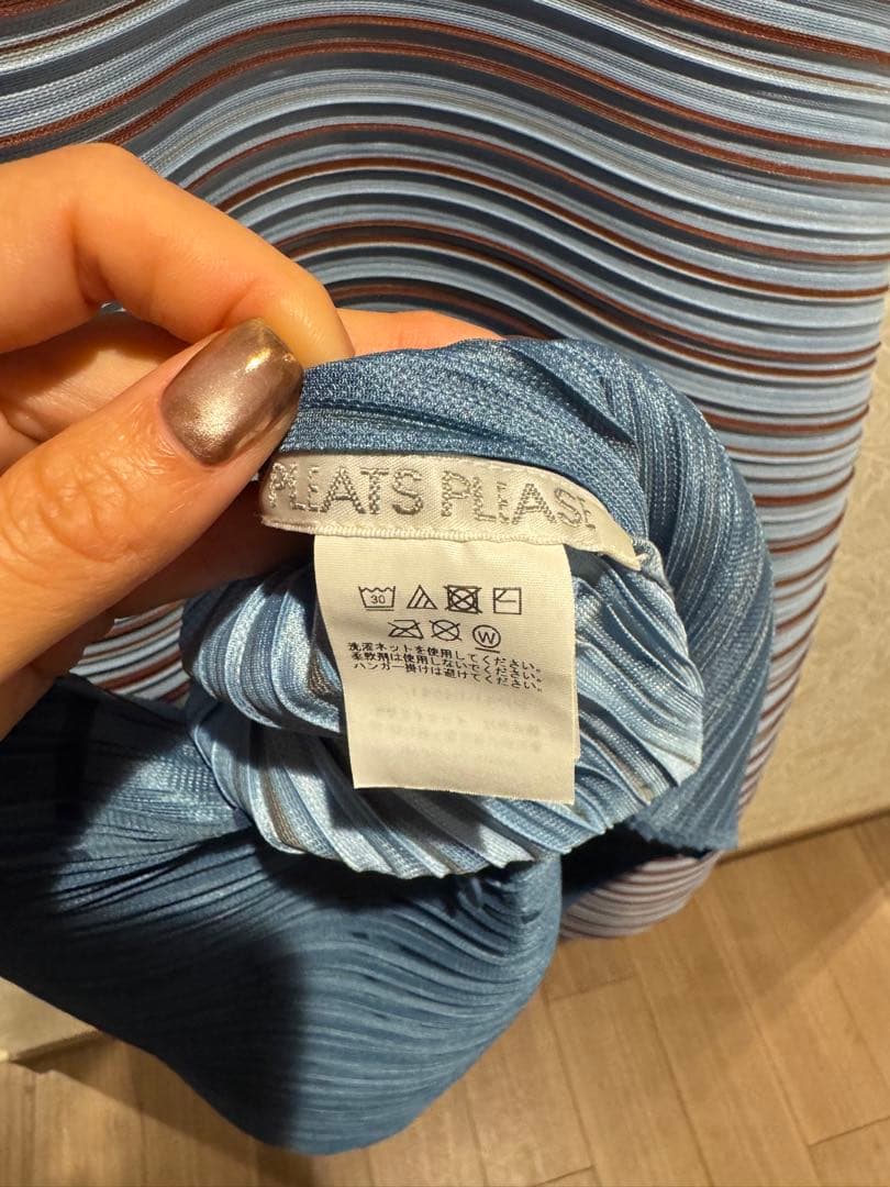 プリーツプリーズ　ノースリーブワンピース