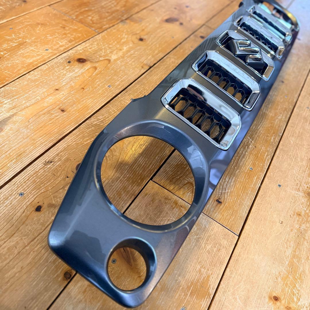 ジムニーノマド（JC74W）フロントグリル / 新車外し