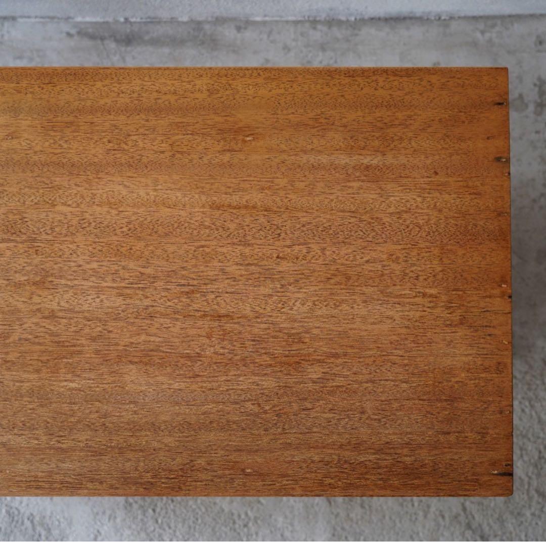 古い無垢材のローボード