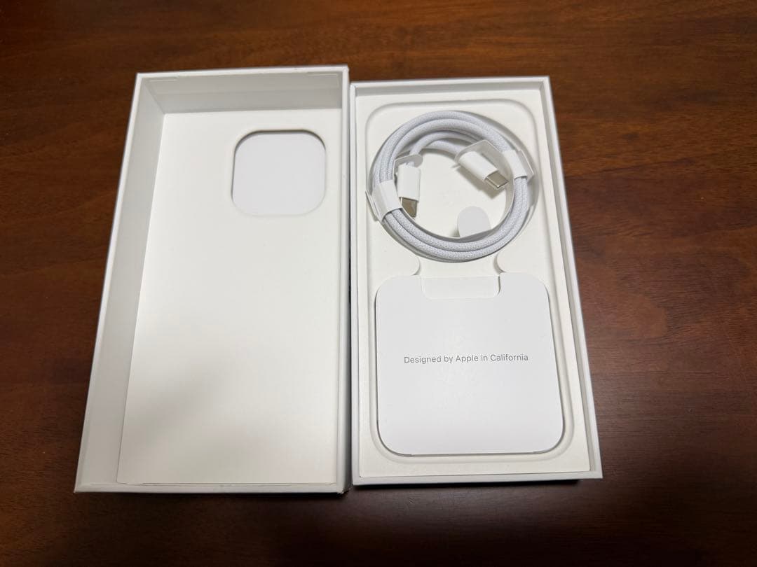 iPhone 15Pro ブルーチタニウム256gb バッテリー86%ケース付き