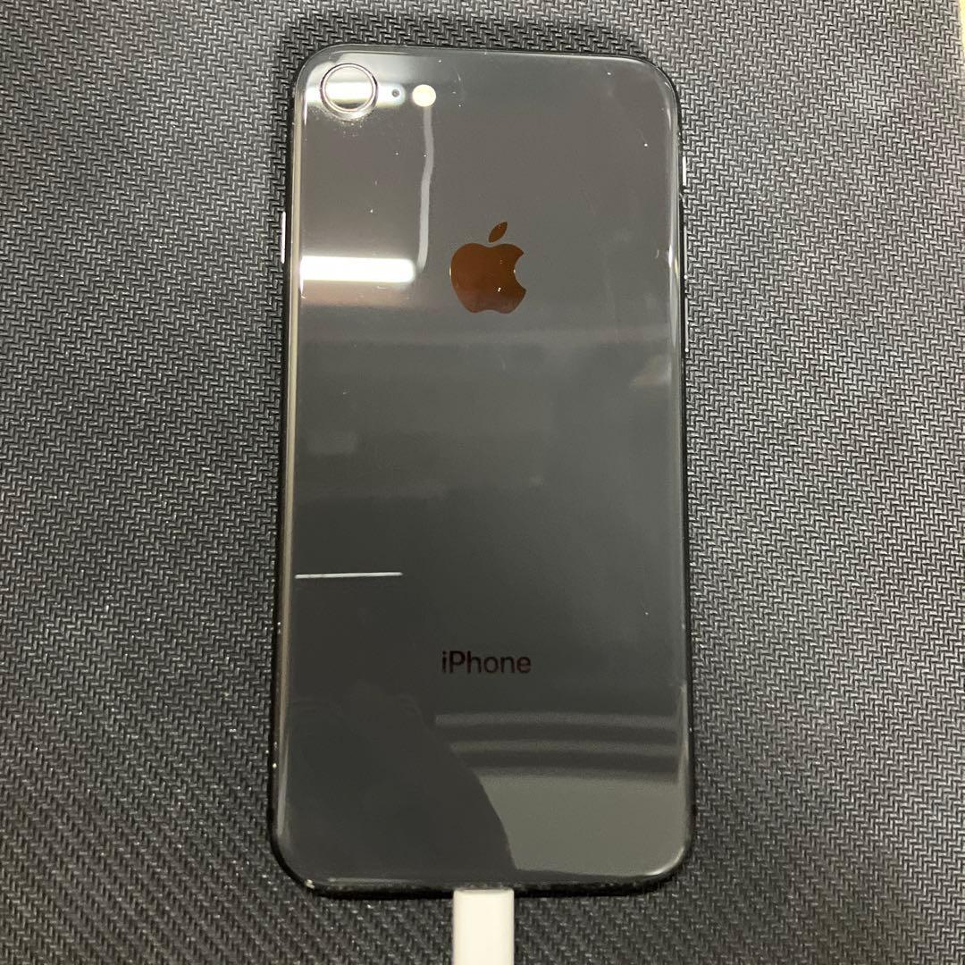 Apple iPhone 8 黒　ブラック　スペースグレー　64GB