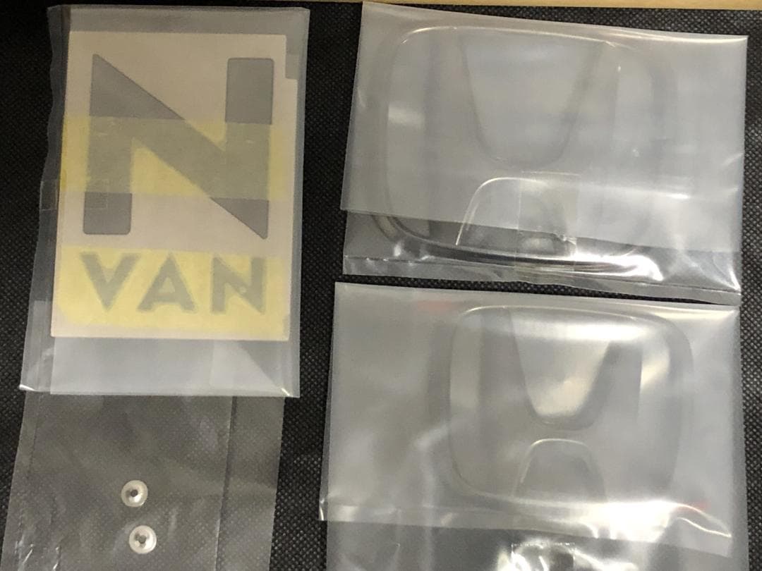 N-VAN e　JJ3　純正 ブラックエンブレム　ブラッククローム