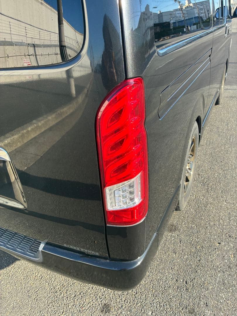 ハイエース　LEDテールランプ ダズフェローズ