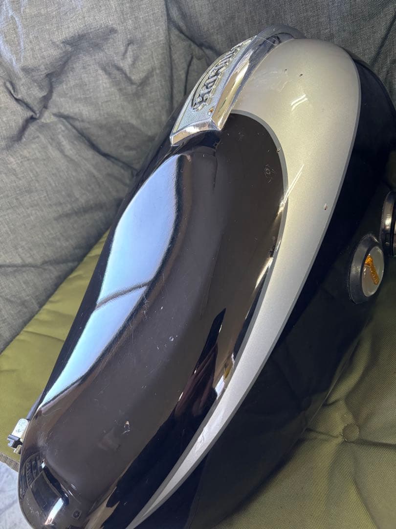 トライアンフ タンク