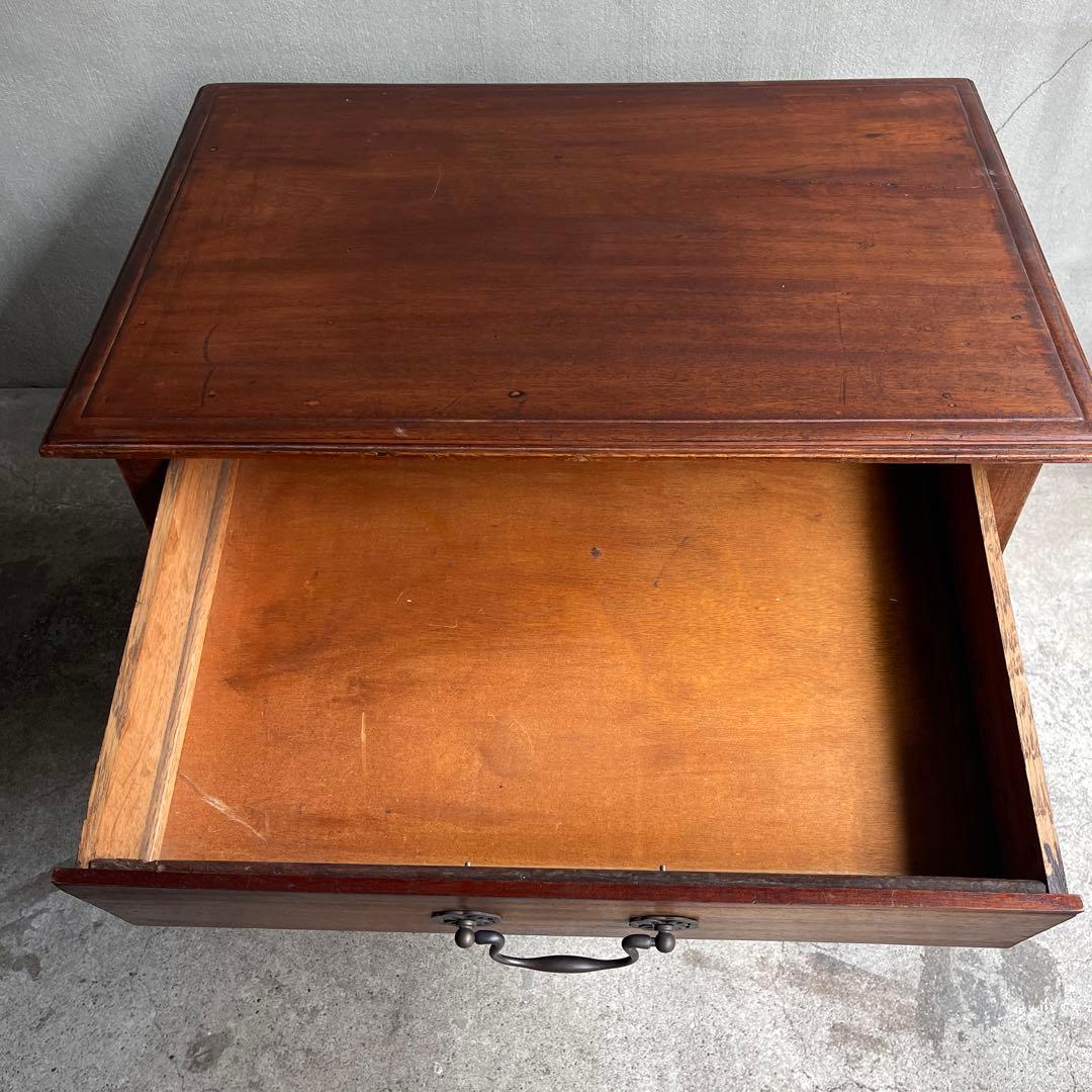 英国アンティーク　ナイトテーブル