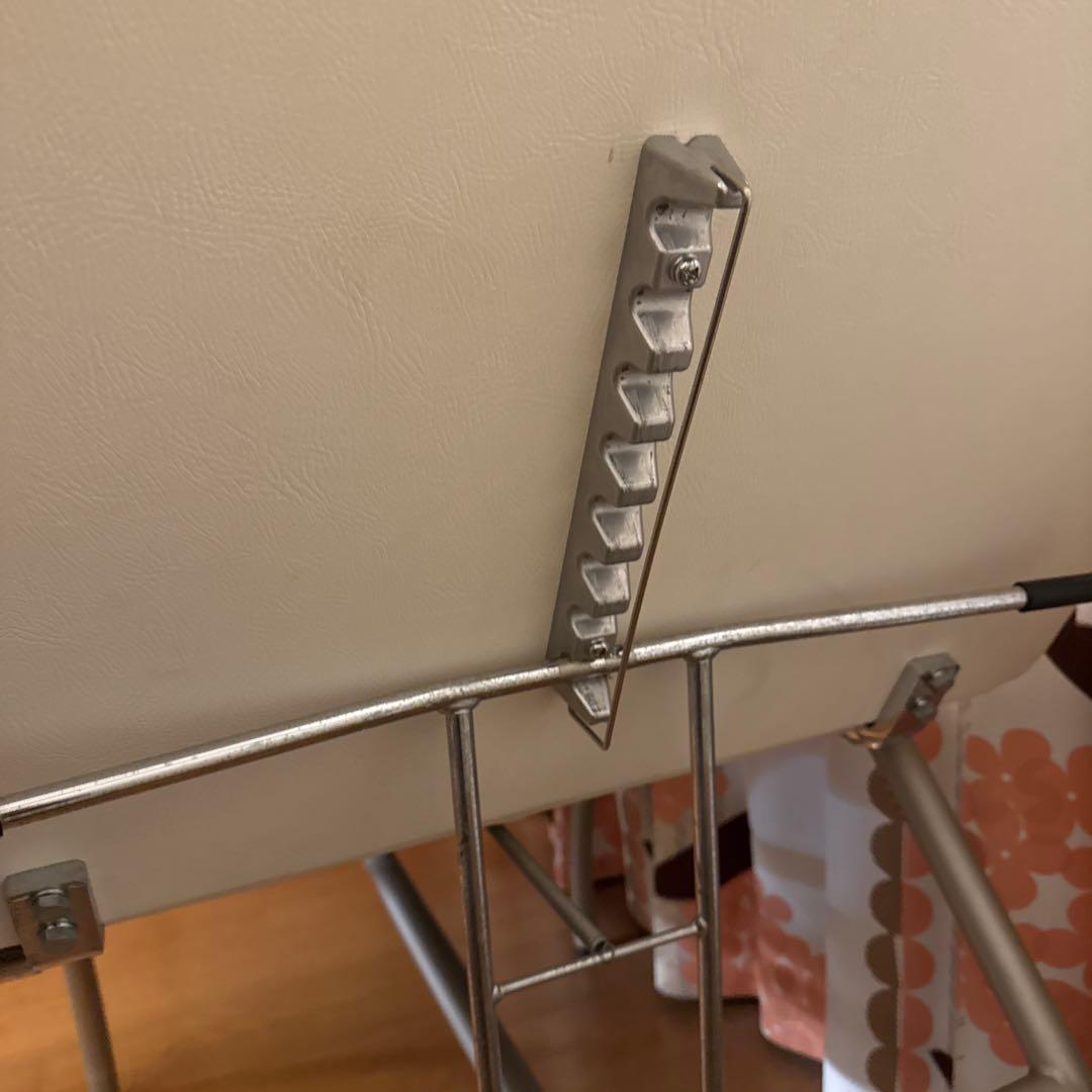 大幅値下げタカラベルモント高級エステベッド定価18.5万　現状品