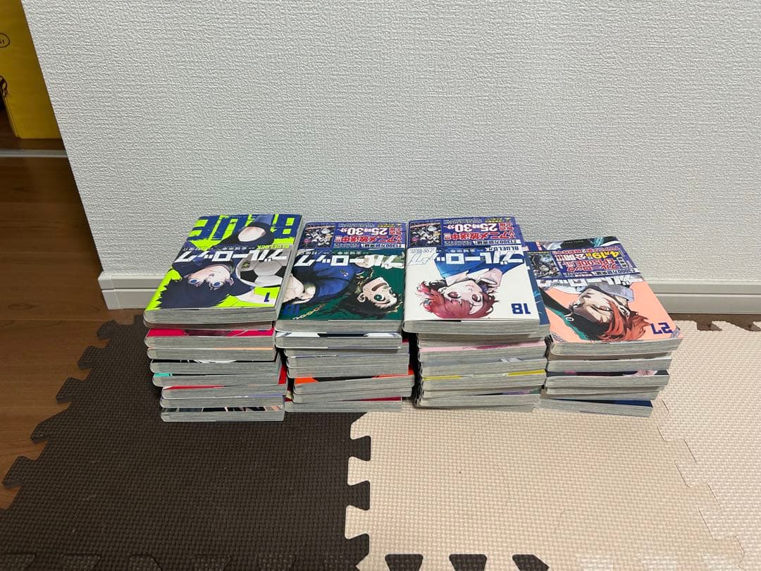 ブルーロック 全33巻 まとめ売り　漫画　人気　お得　サッカー　アニメ　お買い得
