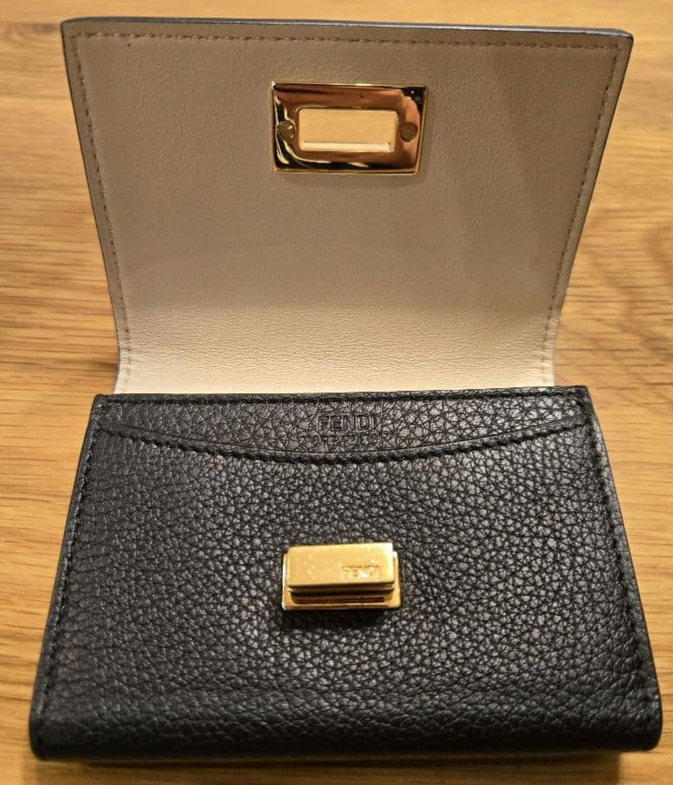 【極美品】 FENDI 名刺入れ カードケース 8M0425