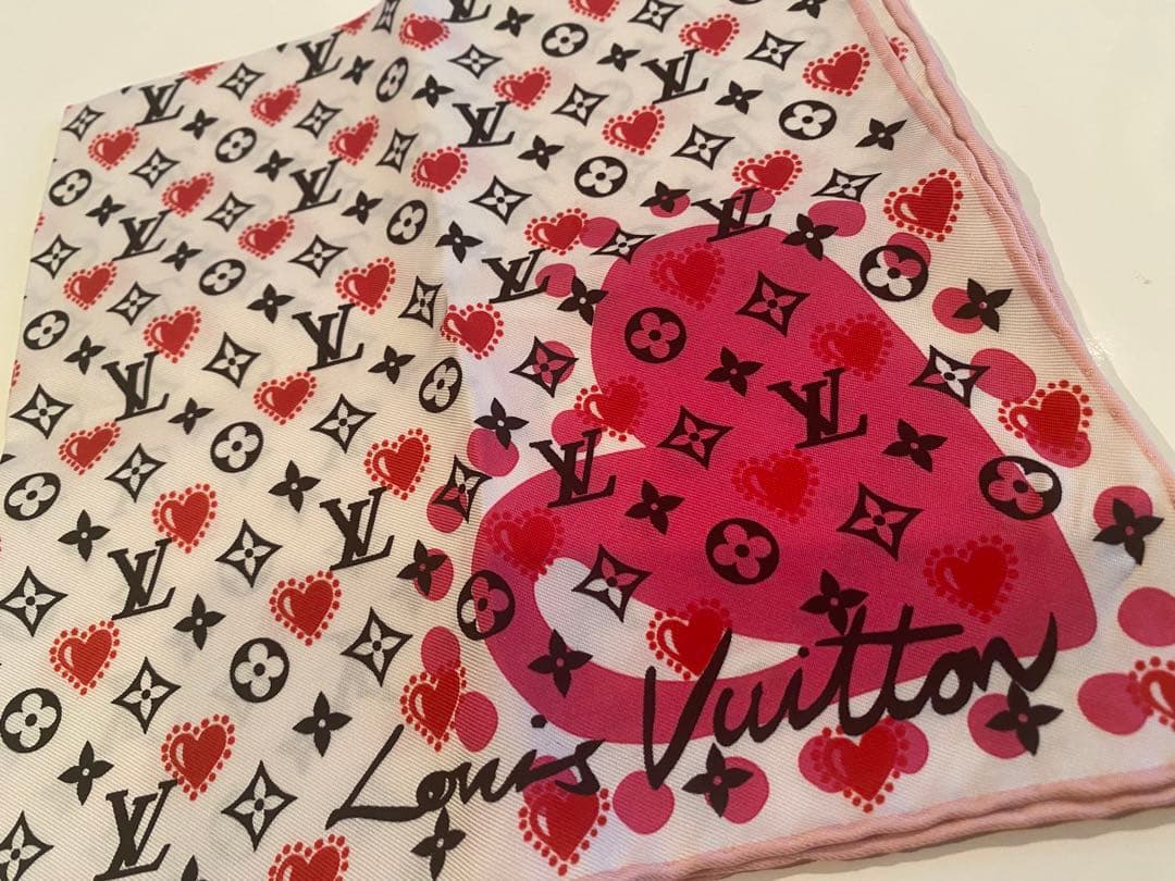Yumi　Louis Vuitton ハートモノグラム ハンカチ スカーフ