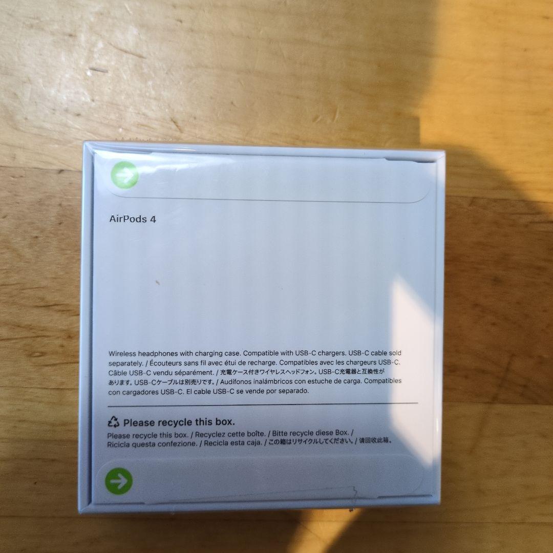 Apple AirPods 4 未使用品