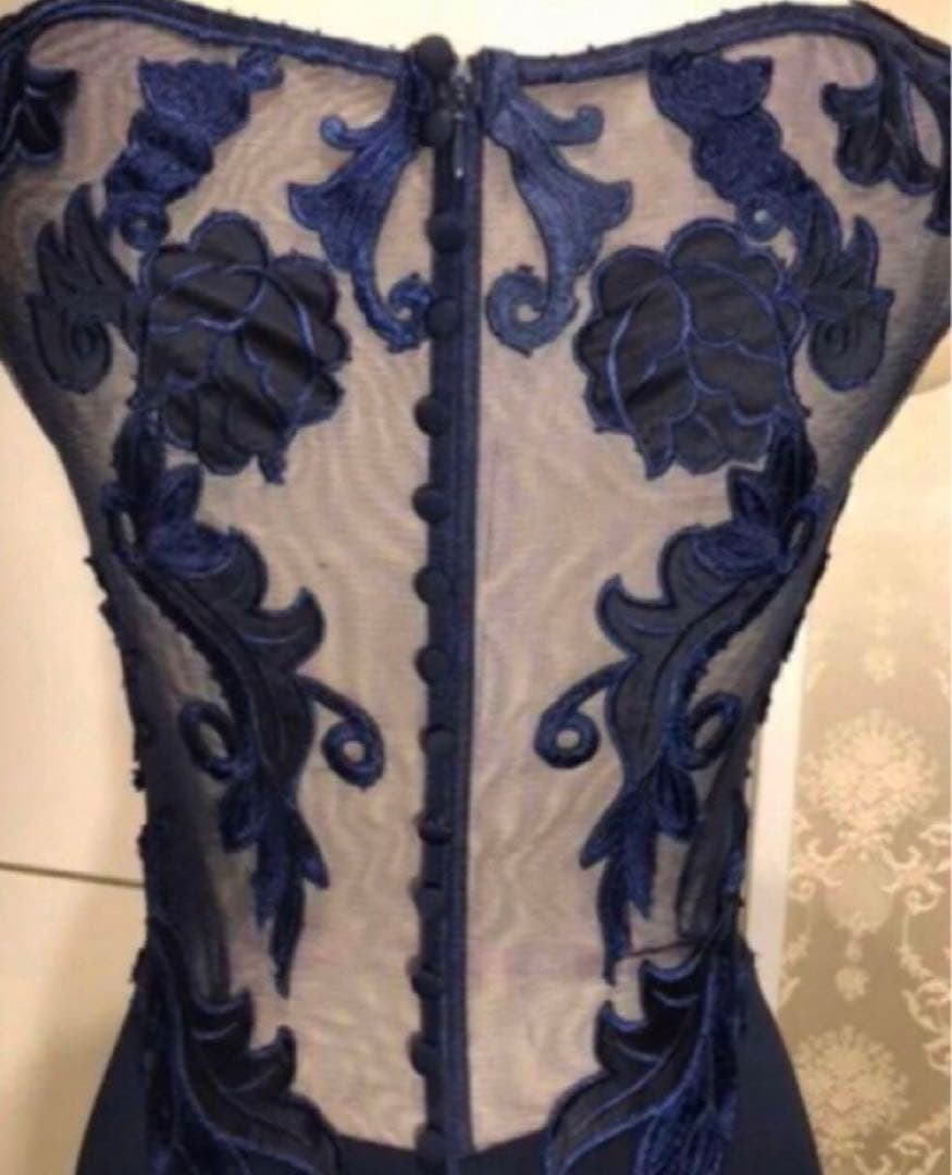 高級刺繍ドレス