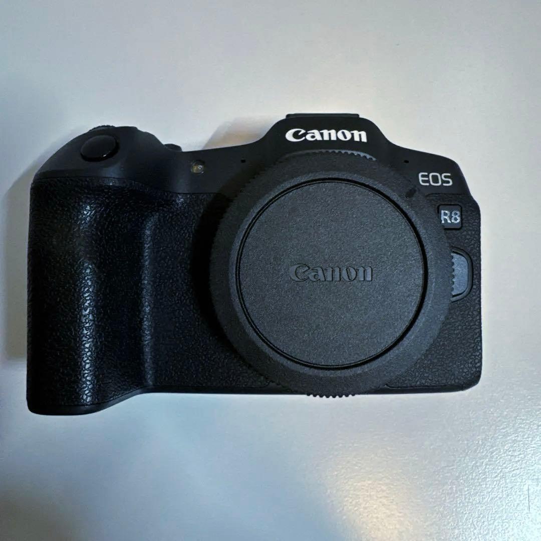 ■キャノン EOS R8ボディ■純正バッテリー2個■2025年4月購入■状態良い