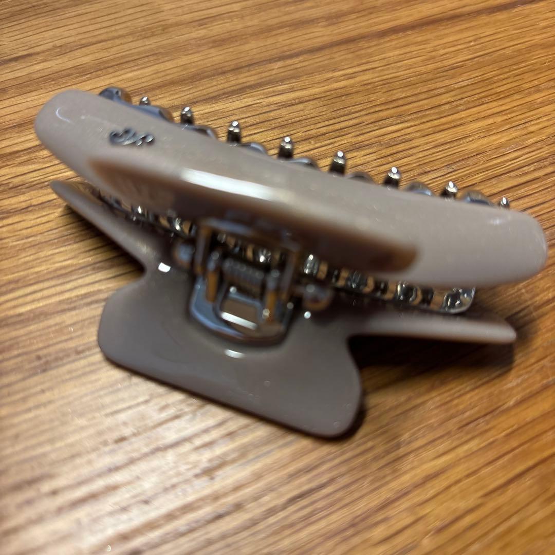 acca ヘアクリップ　最終値下げ　 グレーのクリップヘアアクセサリー