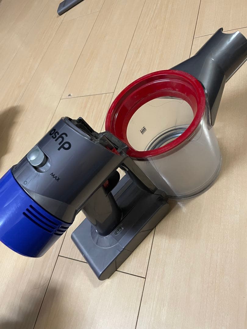 Dyson V8 コードレス掃除機　fluffy extra