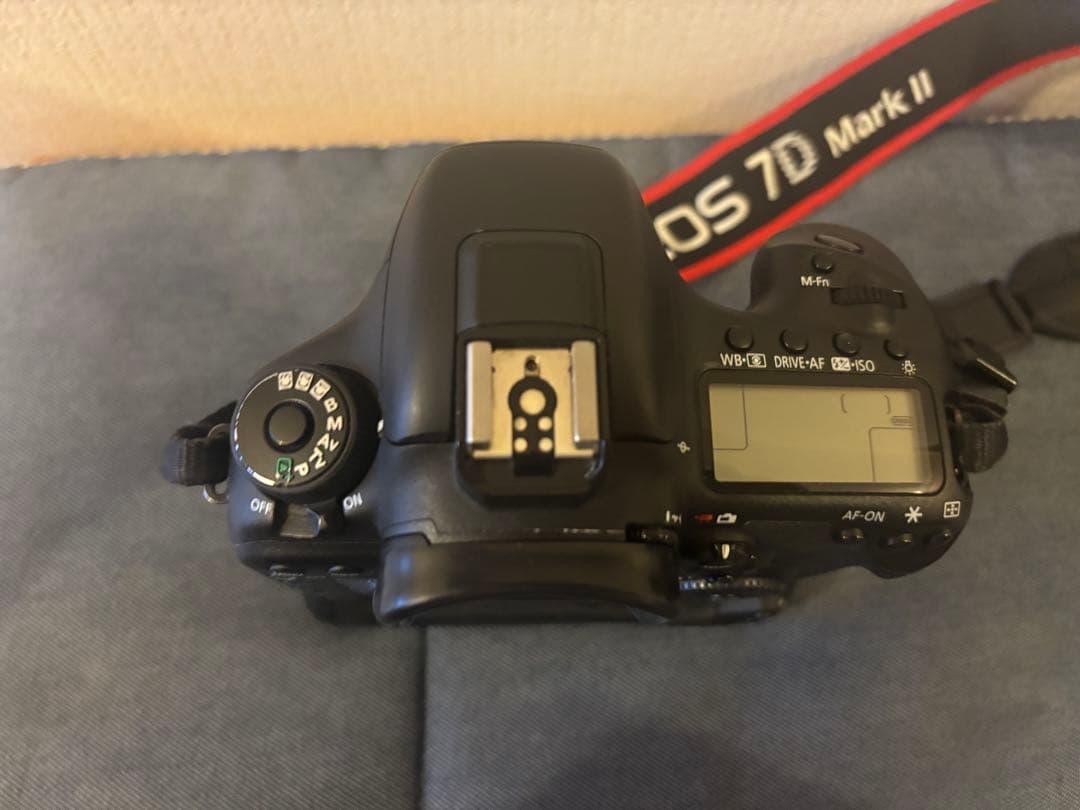 Canon EOS 7D Mark II ボディ CFカード付き 値下げ依頼可