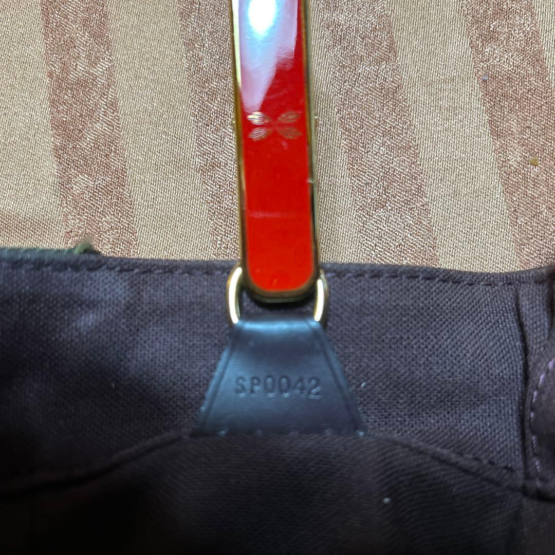 黒霧です。ルイビィトン　タイガ　メッセンジャーバック　ショルダーバック