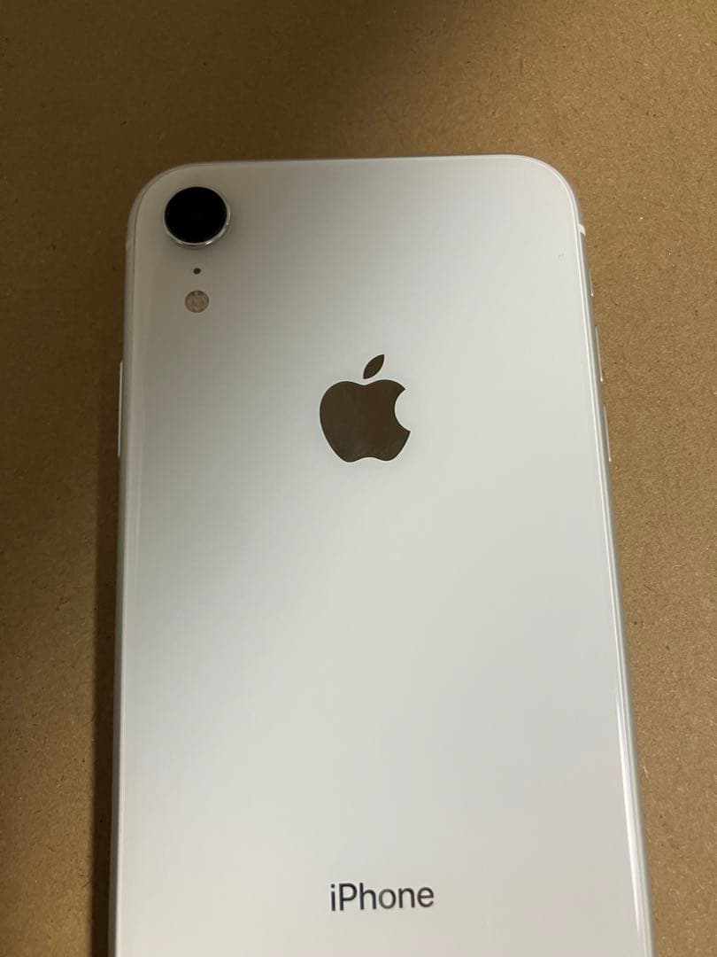 iPhone XR 64GB ホワイト　SIMロックなし　初期化済　動作品　美品