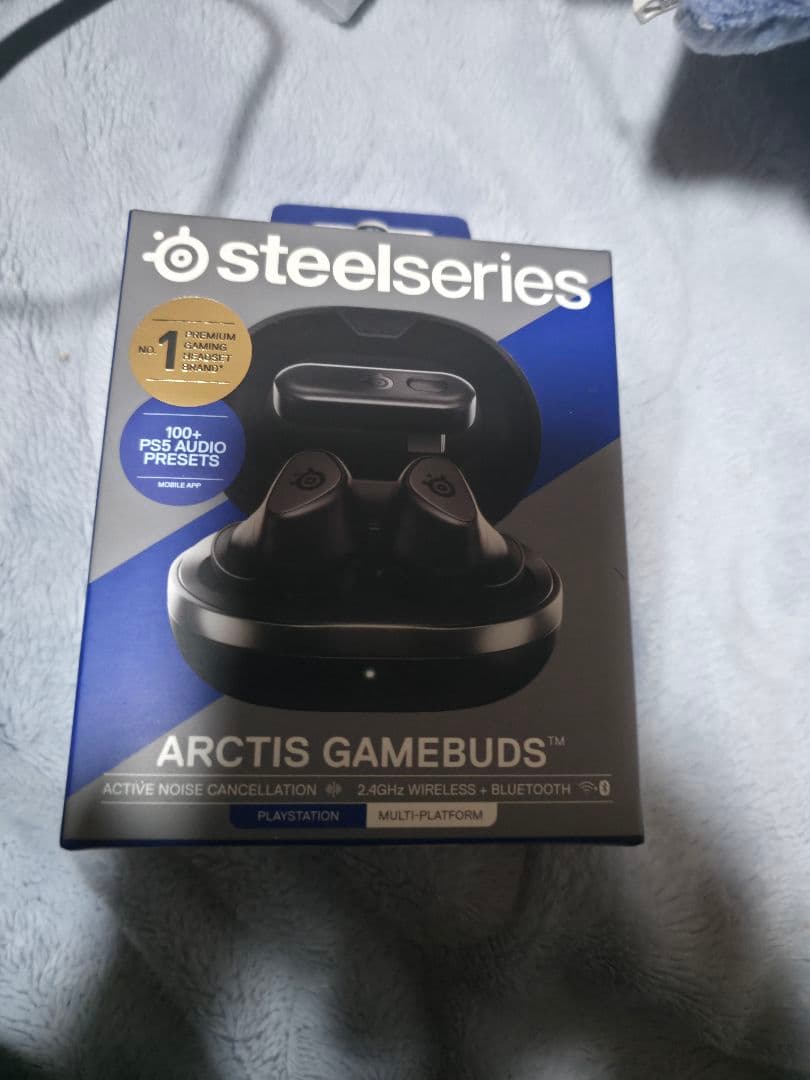ヘッドホン steelseries arctis gamebuds
