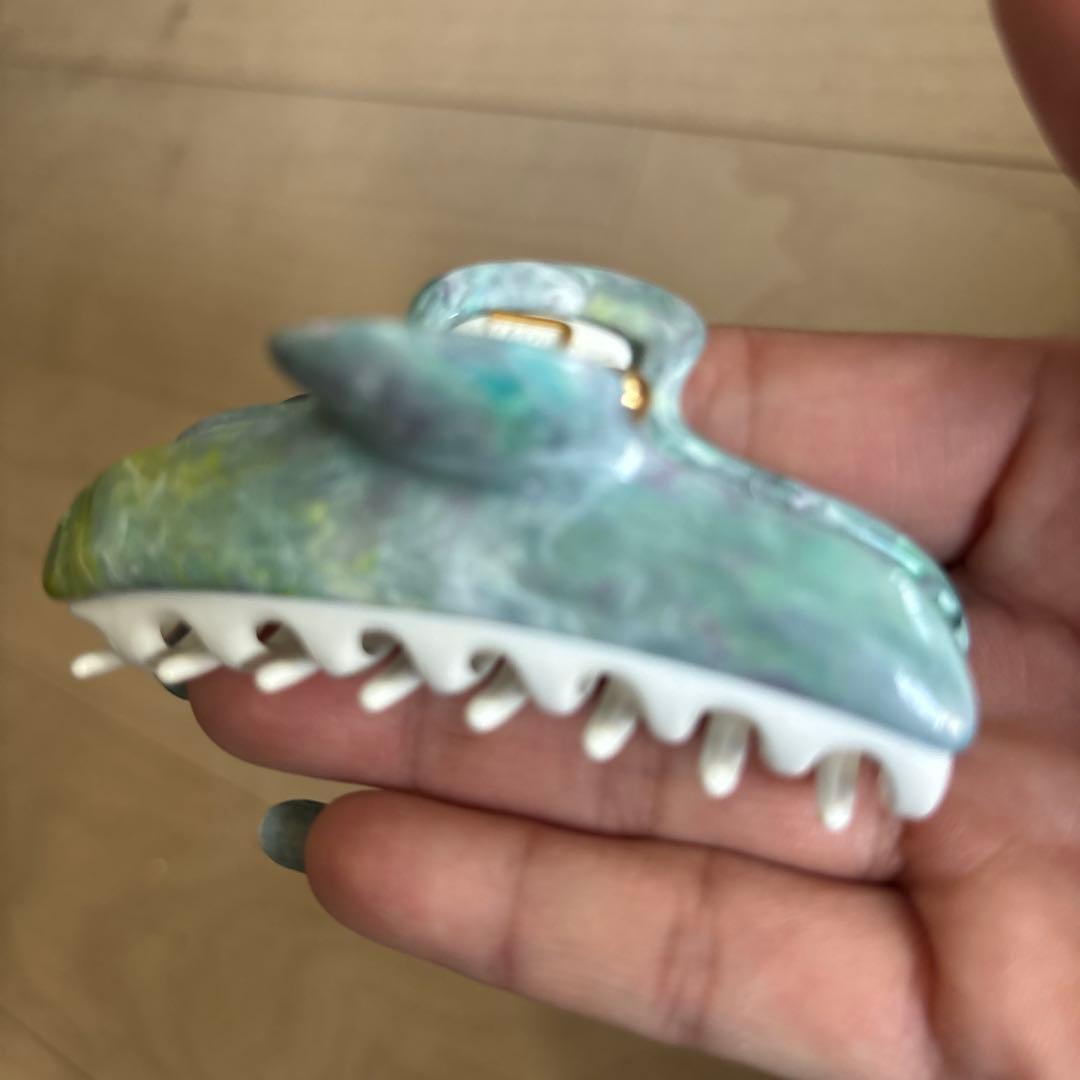 アッカ　accaエメラルドグリーンのマーブルと白　美品Mサイズ