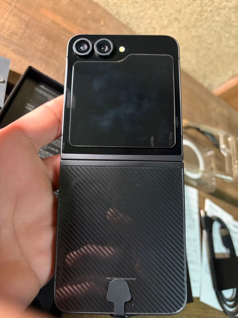 Samsung Galaxy Z Flip6 256GB スペシャルカーボン