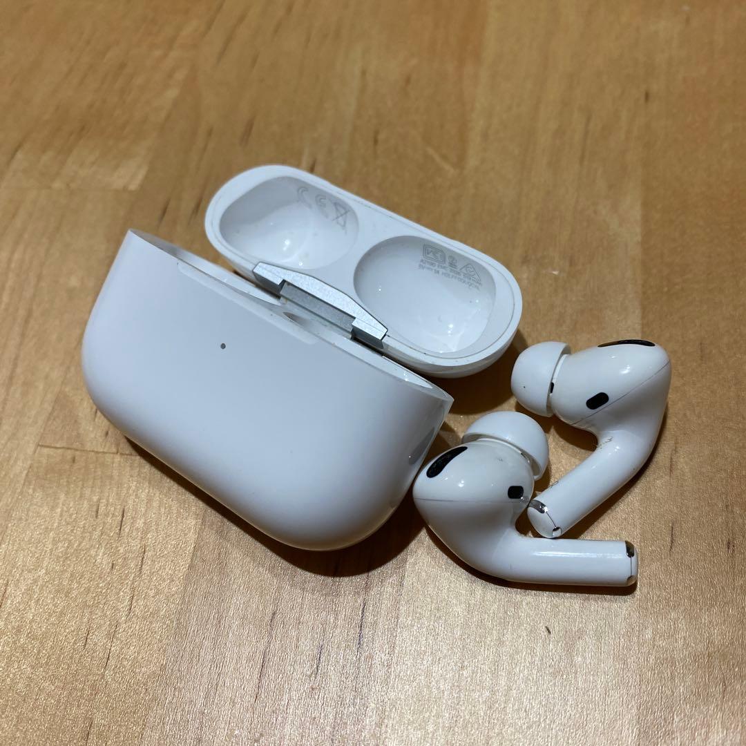美品 AirPods Pro ワイヤレスイヤホン 本体