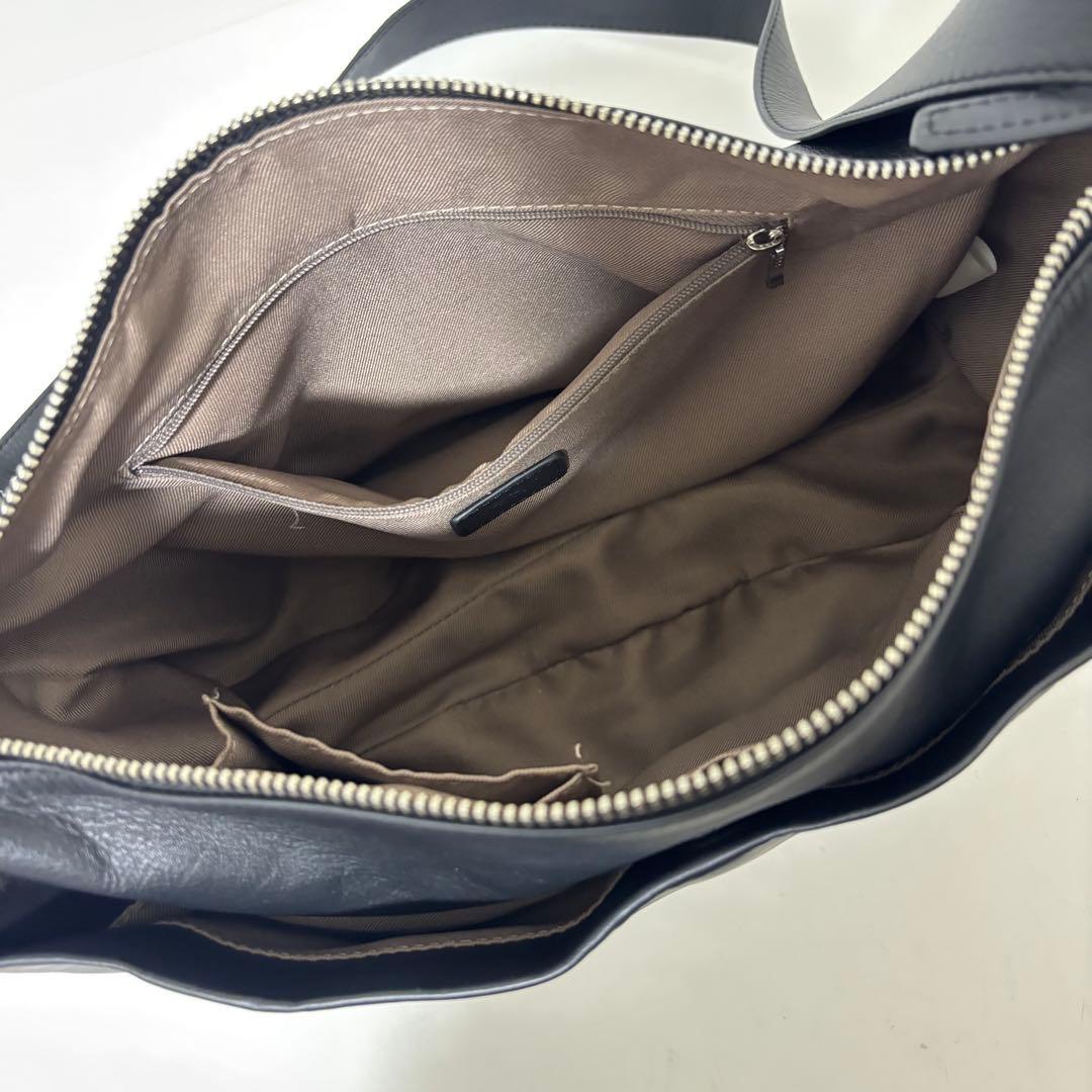 イアパピヨネ スワローマチショルダーバッグ ブラック