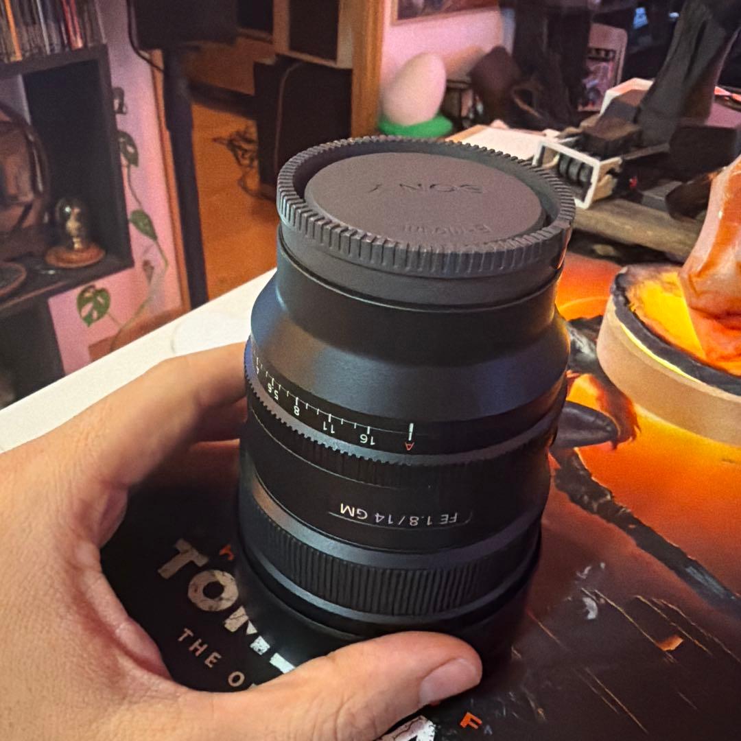 SONY FE 1.8/14 GM レンズ