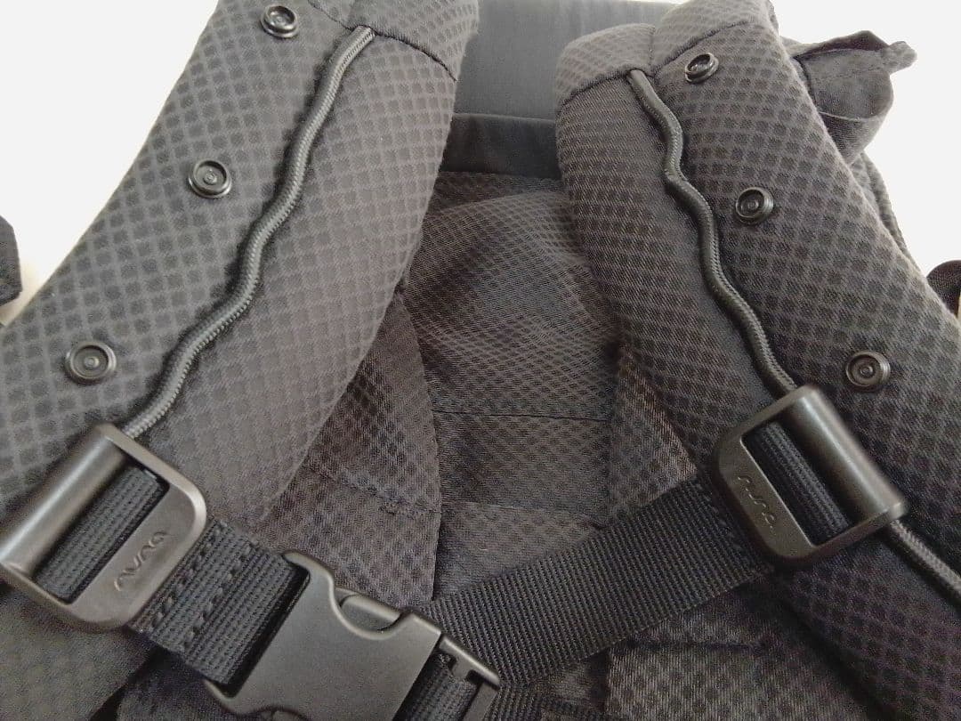 美品 ヌナ nuna カドルクリック ナイト ブラック 抱っこひも 正規品