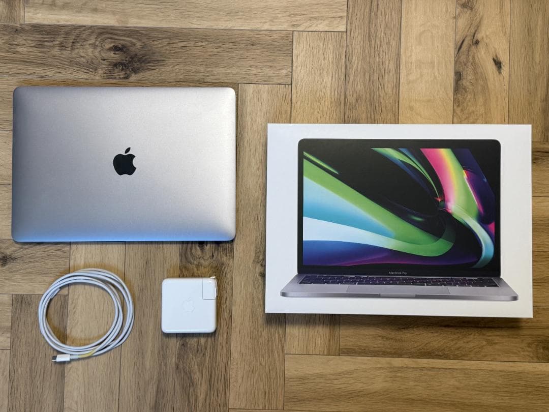 [箱付]13インチMacBook Pro 2022 M2/8GB/256GB