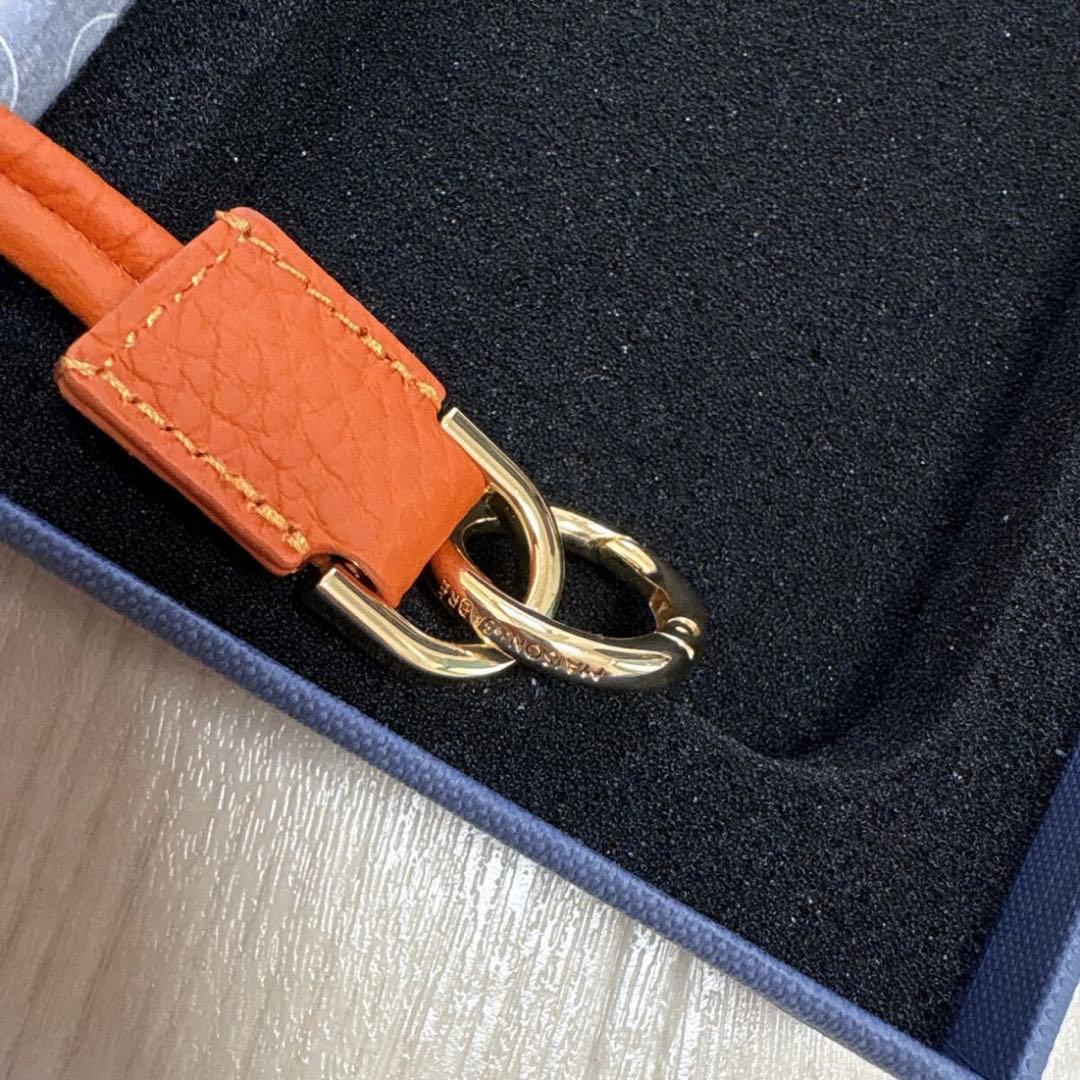 MAISON de SABRE ストラップ付スマホケース iPhone16