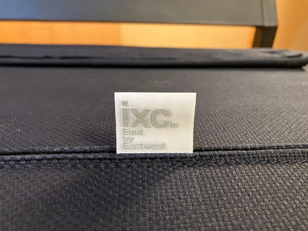 Yoshi　カッシーナイクスシー　ラウンジソファ　アノニマスデザイン