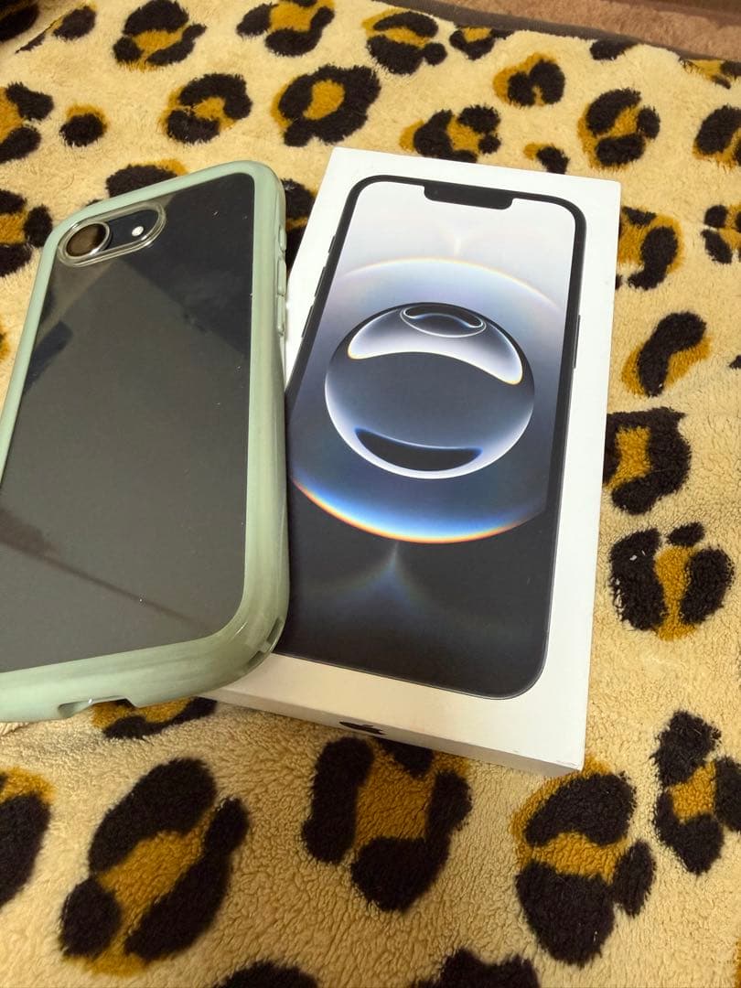 iPhone16e 美品128GB バッテリー100%