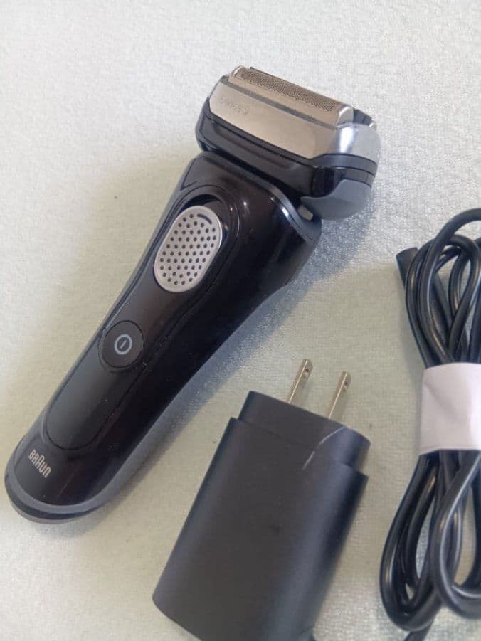 ブラウンSeries9 9075cc 充電交流式 新品未使用！