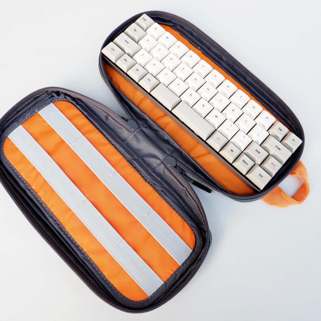 m*9様 【美品】英語配列 40％キーボード vortex core【チェリー赤