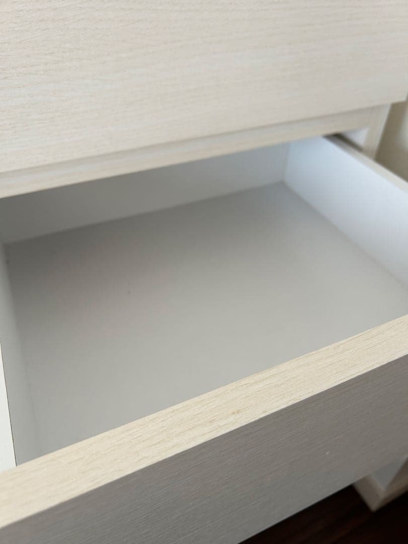 リビングキャビネット