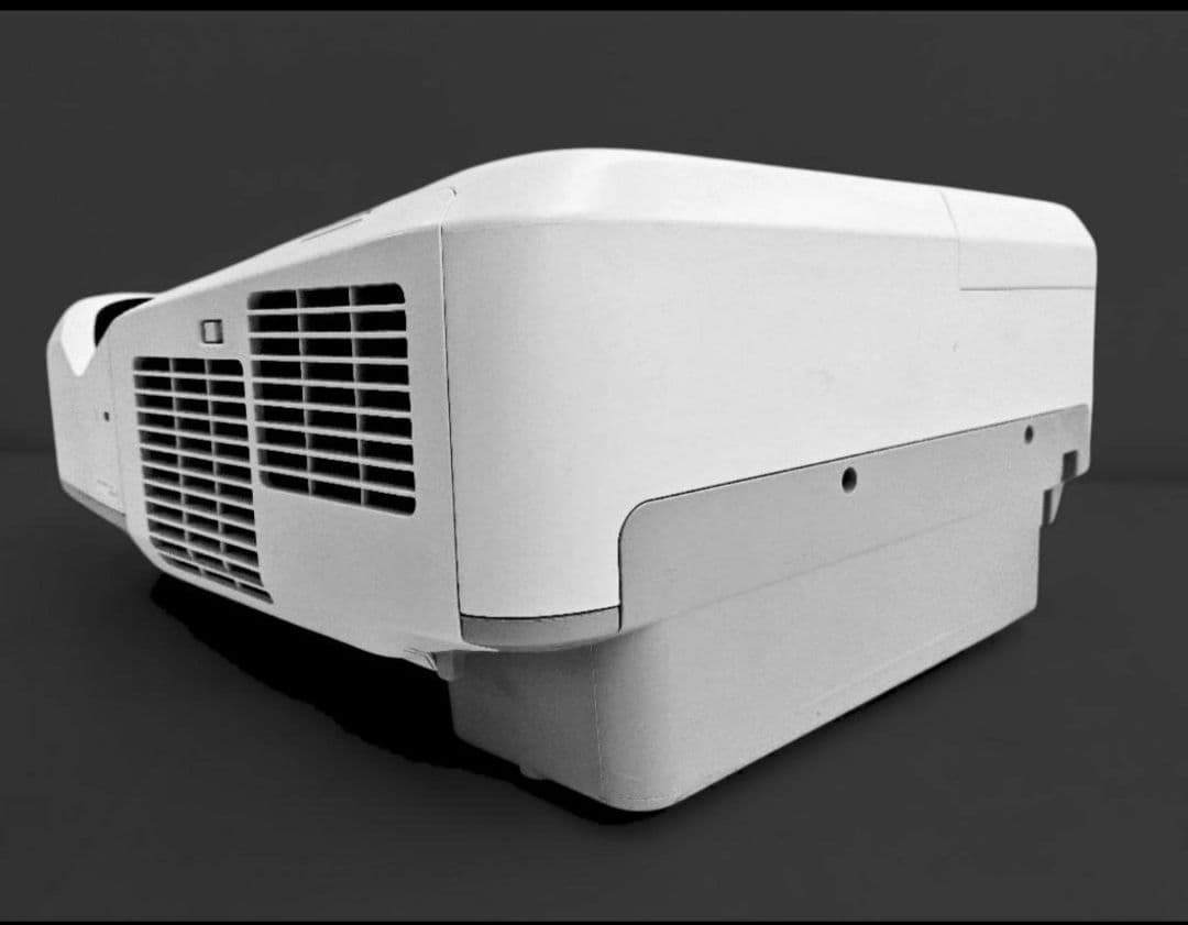 新品リモコン付EB-685WT プロジェクター30cmでホームシアター　211