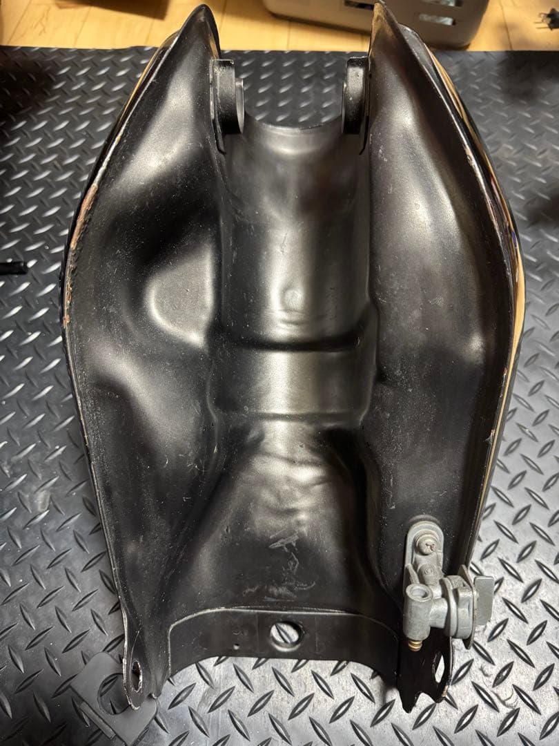 ヤマハTW用　ガソリンタンク＆フロントフェンダー ブラウン　凹み無し